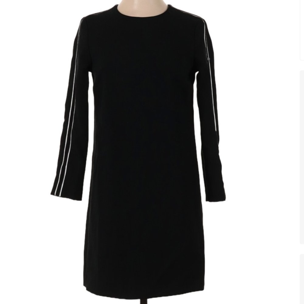 BANANA REPUBLIC classic black shift dress size 0 white detail
